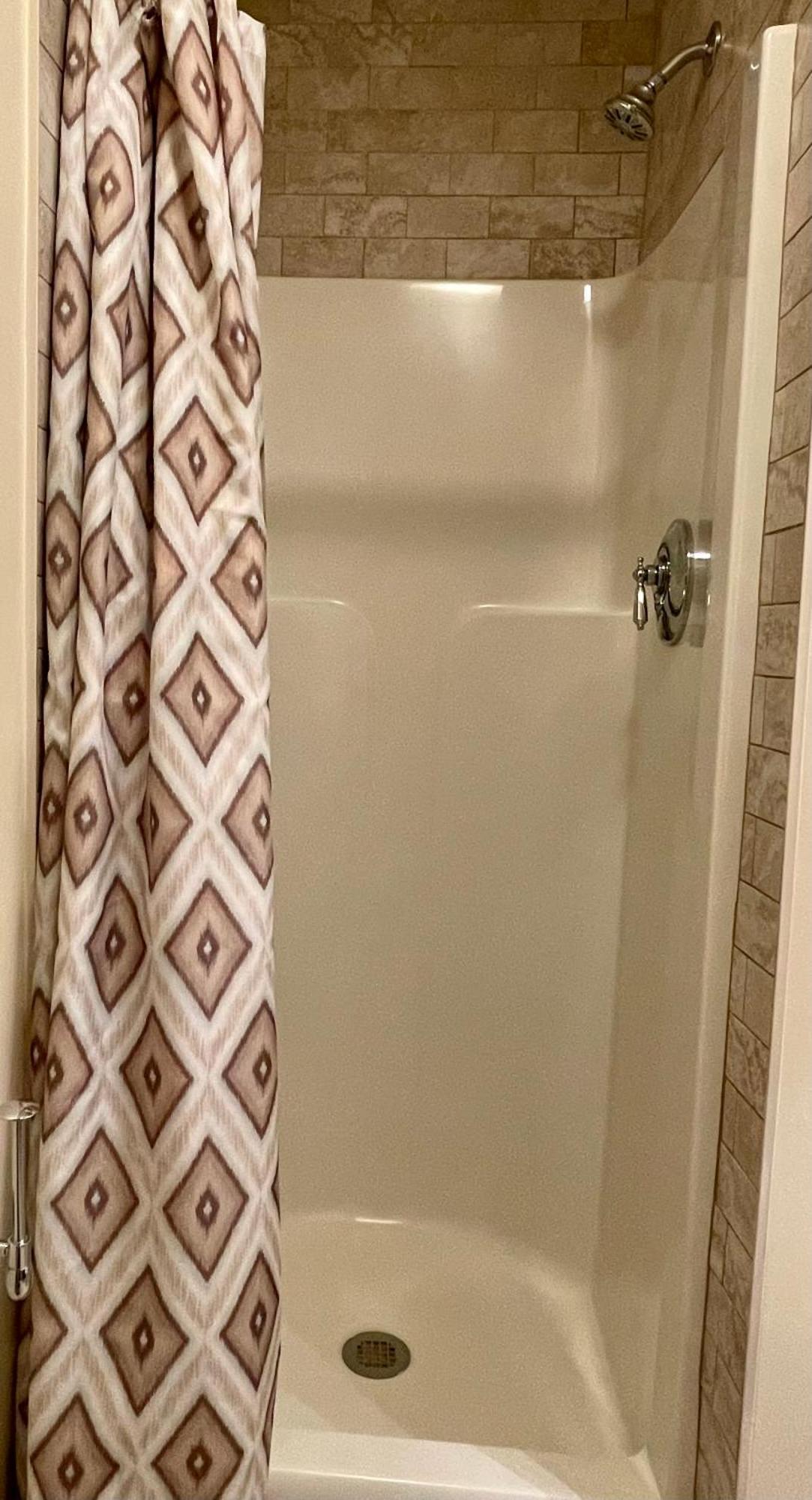 Standard Twin Room, Private Bathroom