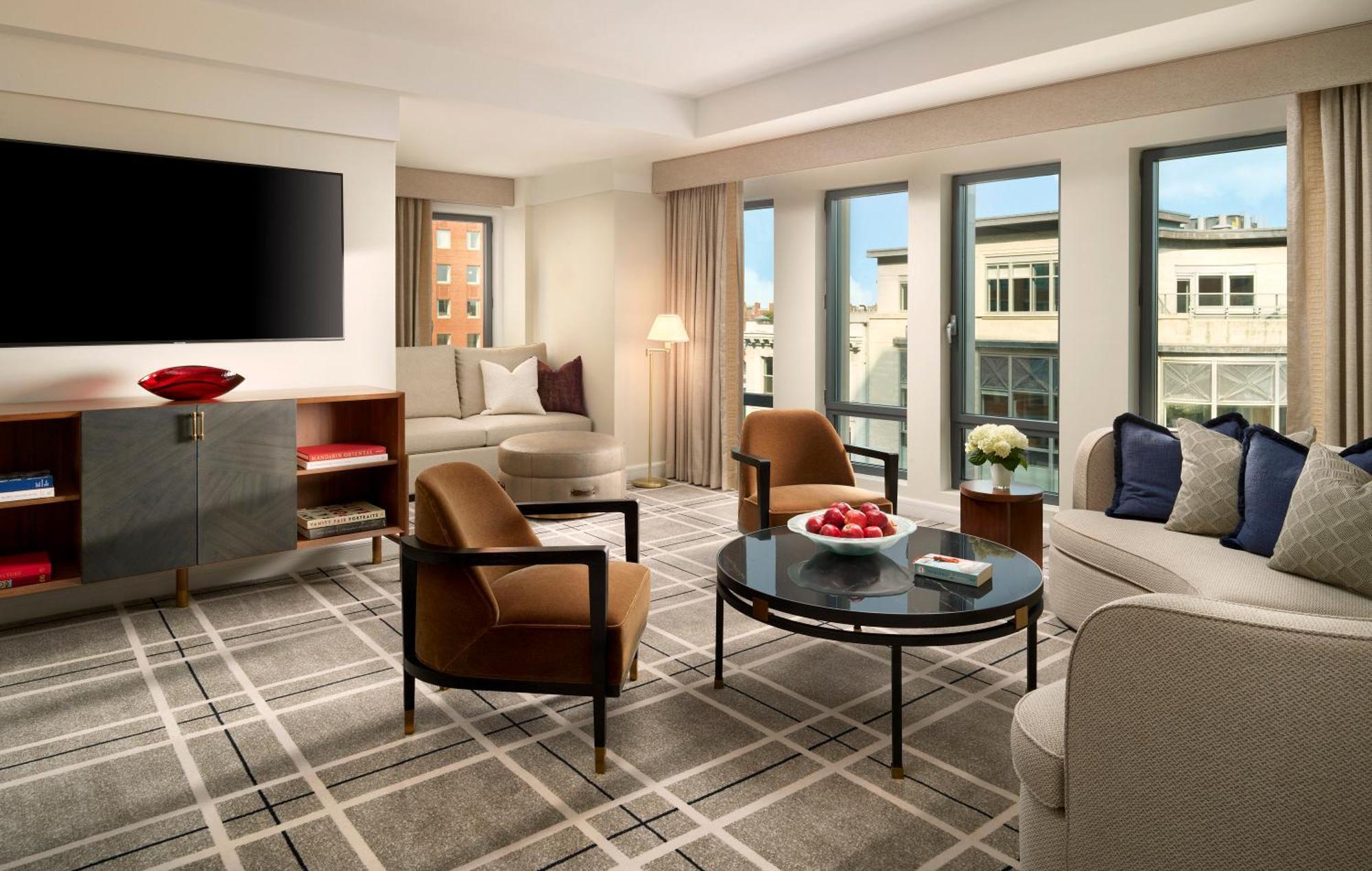 Back Bay Corner King Suite