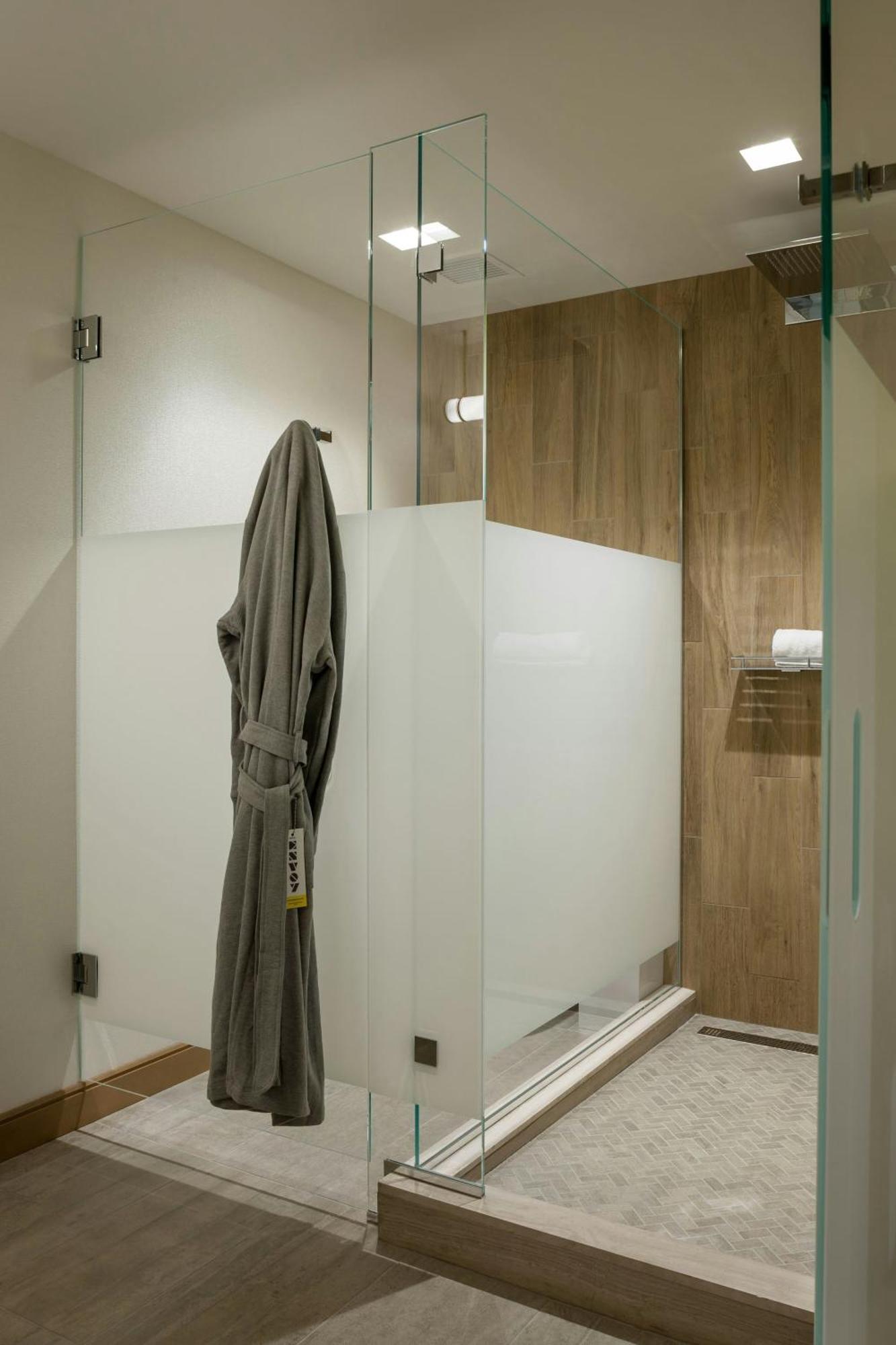 Classic King Room Partial Water View Roll Shower Mobility Accessible