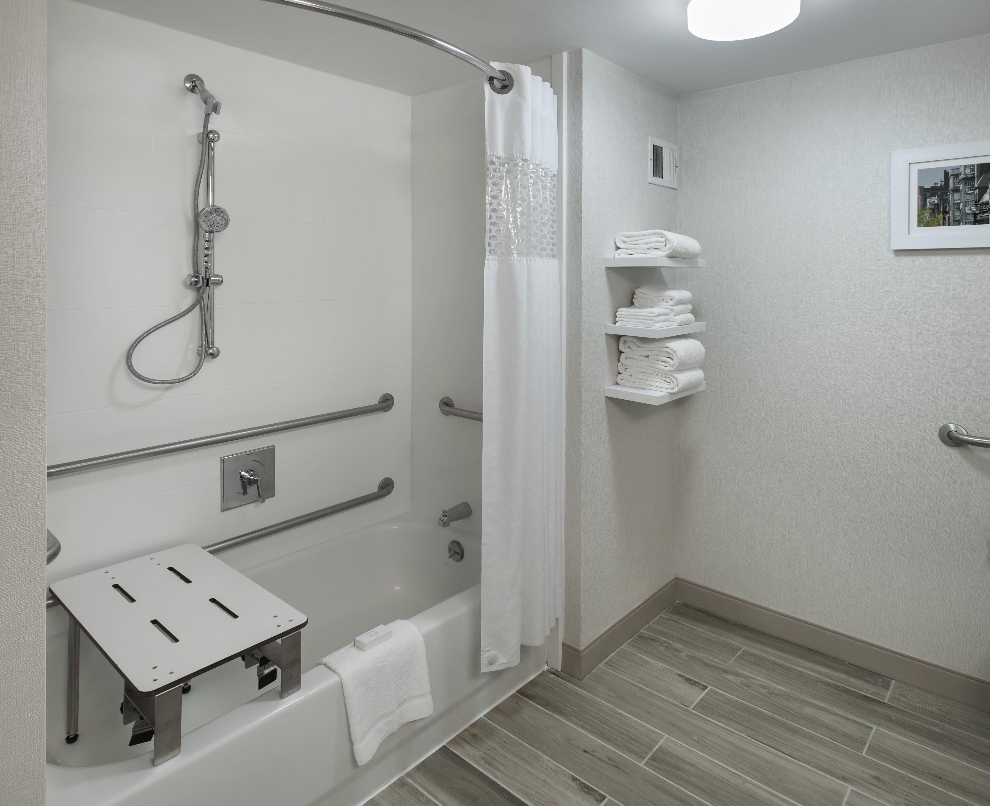 King Room Accessible Tub Mobility Hearing Access or Non-Smoking