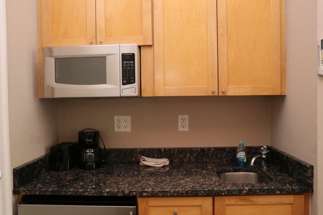 Studio with Private External Bathroom