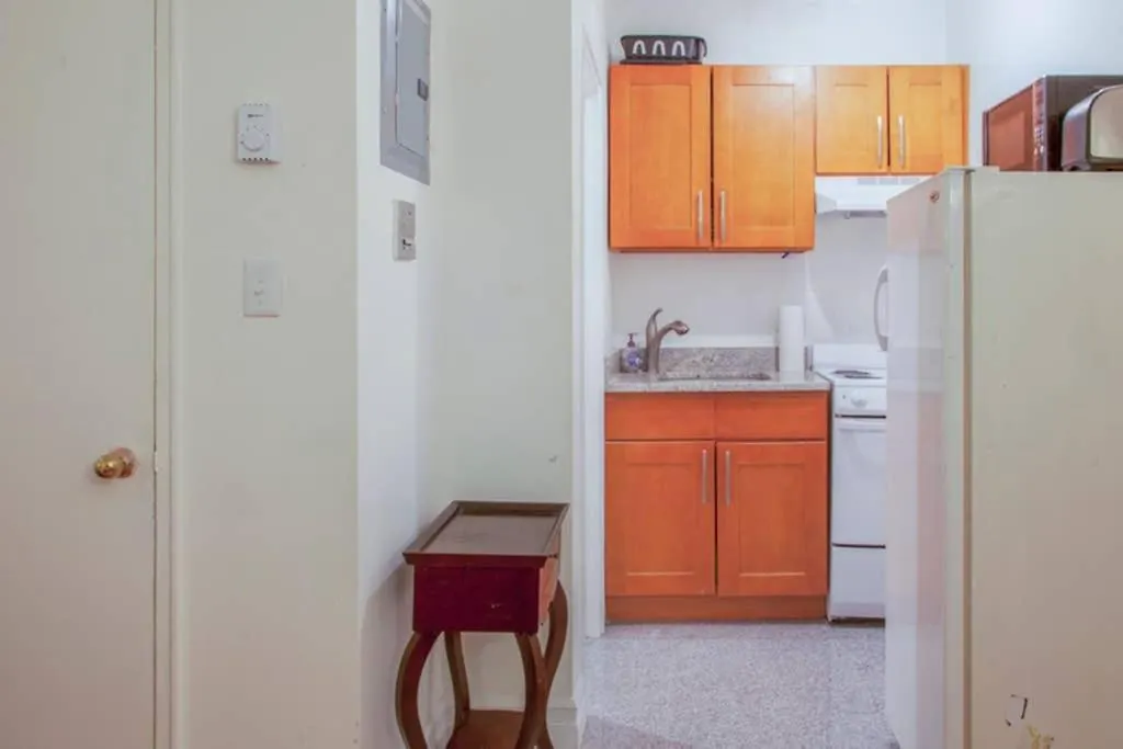 Downtown Studio Apt, Near Grocery And Hospitals-1