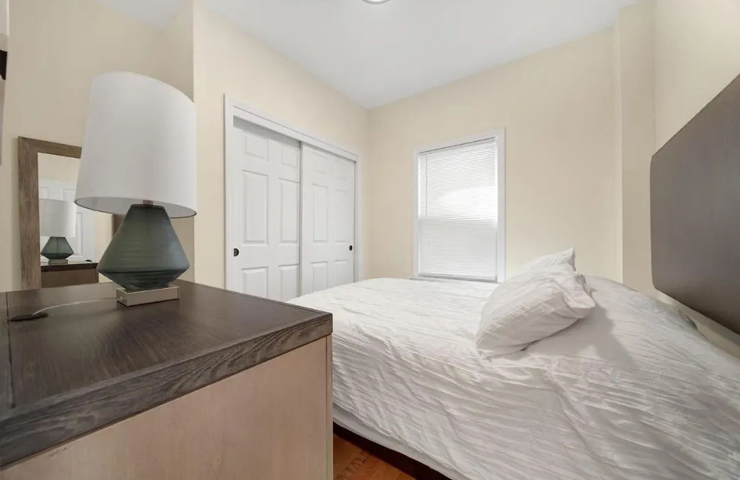 Newly Renovated 2Br1Ba Apt At The Boston City-1