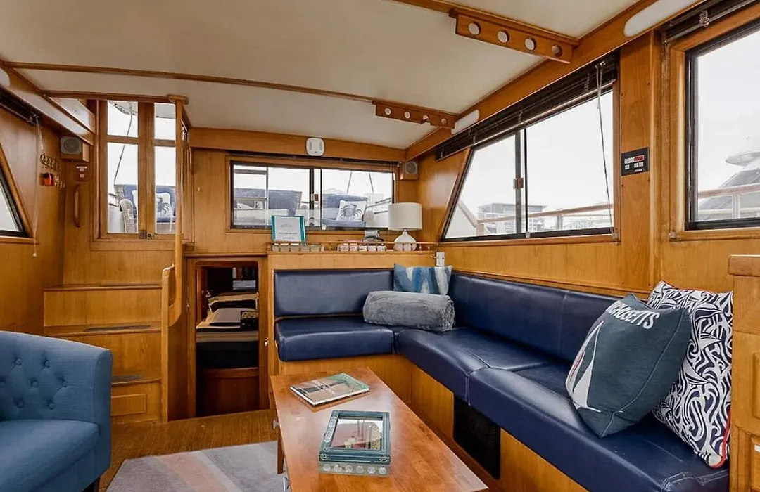 2Br Spacious & Comfy 43' Yacht - Heat & Ac - On The Freedom Trail - Best Nights Sleep-1