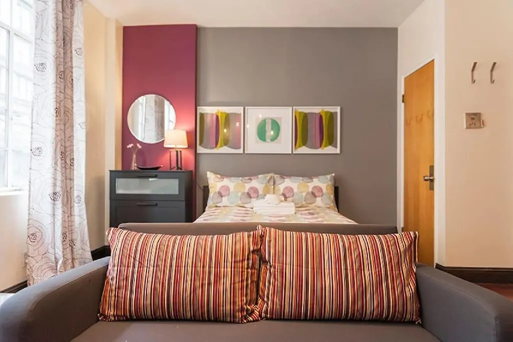 Downtown Studio Apt, Lots Of Natural Light-1