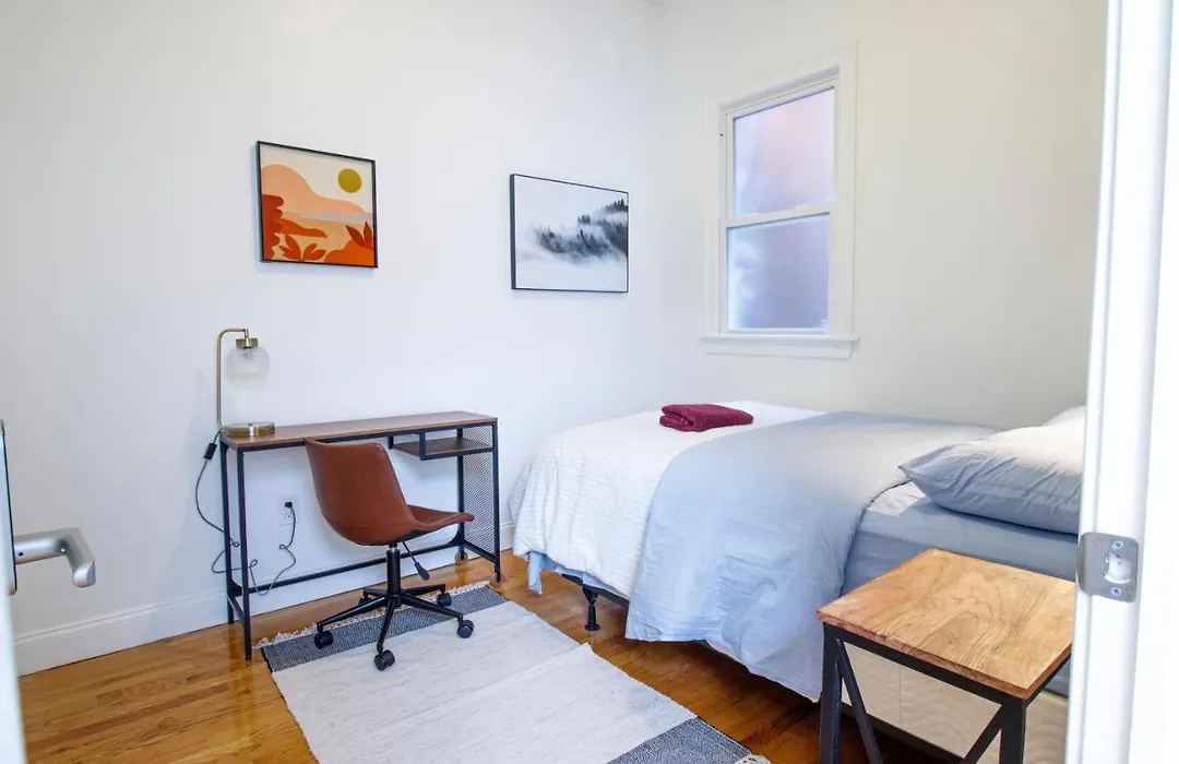 4Br 1,5Bh Comfy Newly Renovated Apt-1