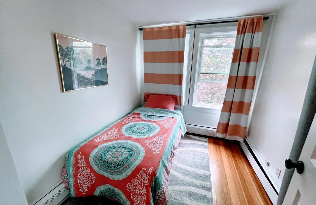 Executive Suite Harvard Allston 3 Bedrooms 2 Baths-1