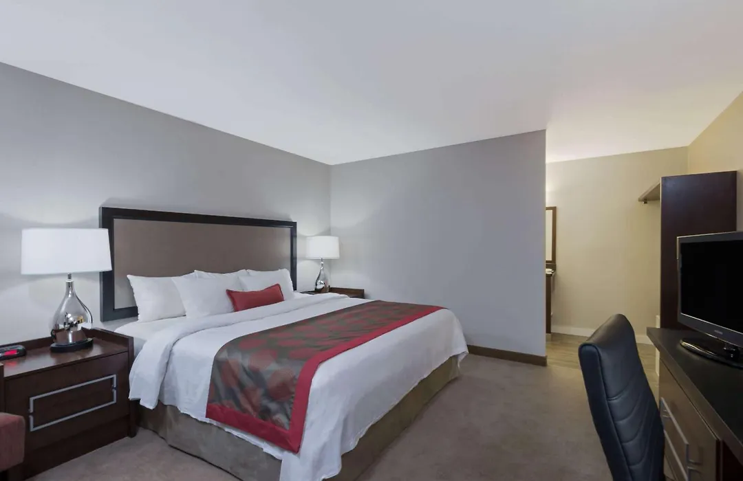 Ramada By Wyndham Boston-1