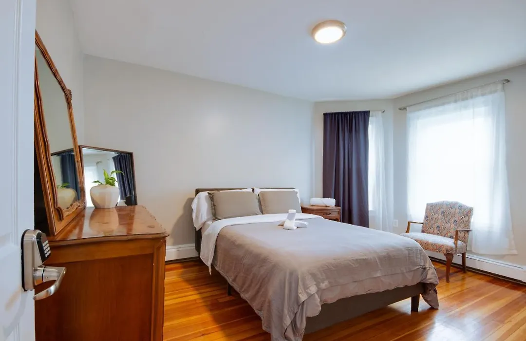 Boston Queen Bedroom-1