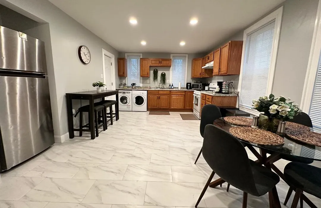 Jxn Services Bnb - Your Home Away From Home!-1