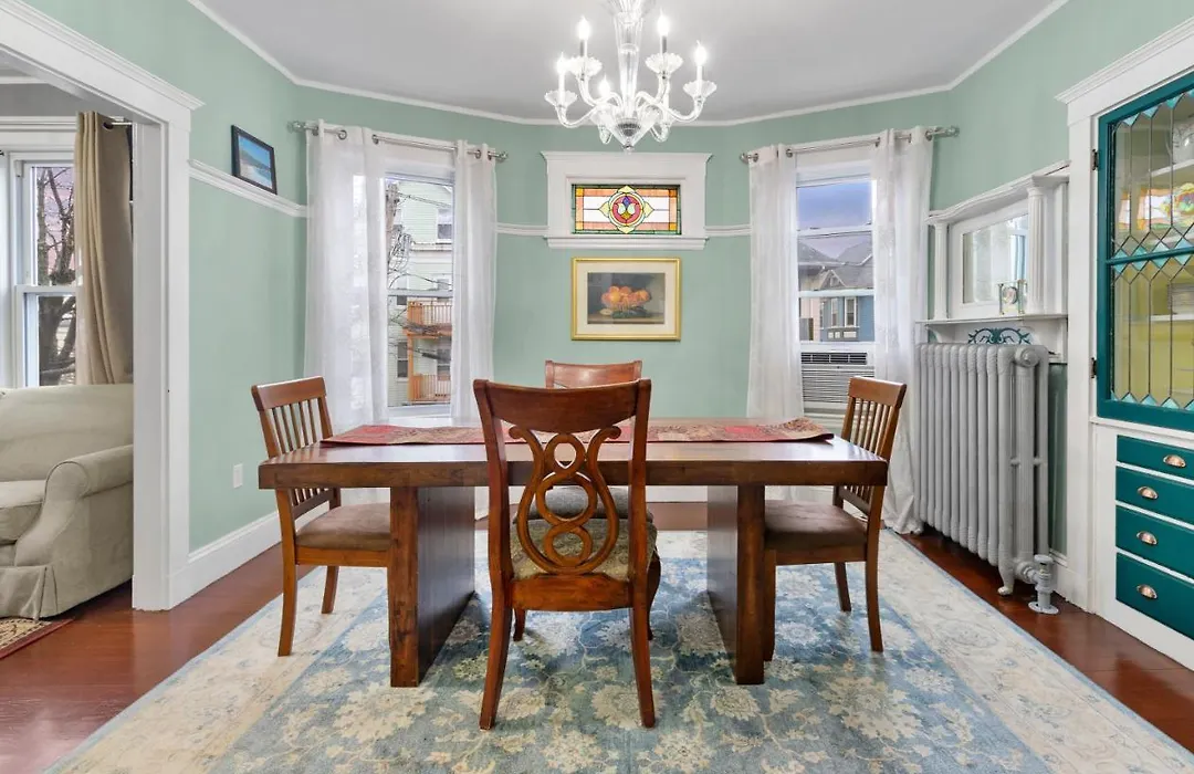 Bright & Spacious 3Br, Mins From Downtown, Easy To Gillette, Parking-1