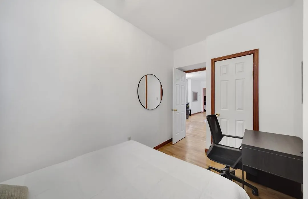 Simply Furnished 3Br1Bth In The South End-1