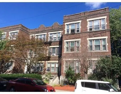 Spacious Apartment In Boston-1