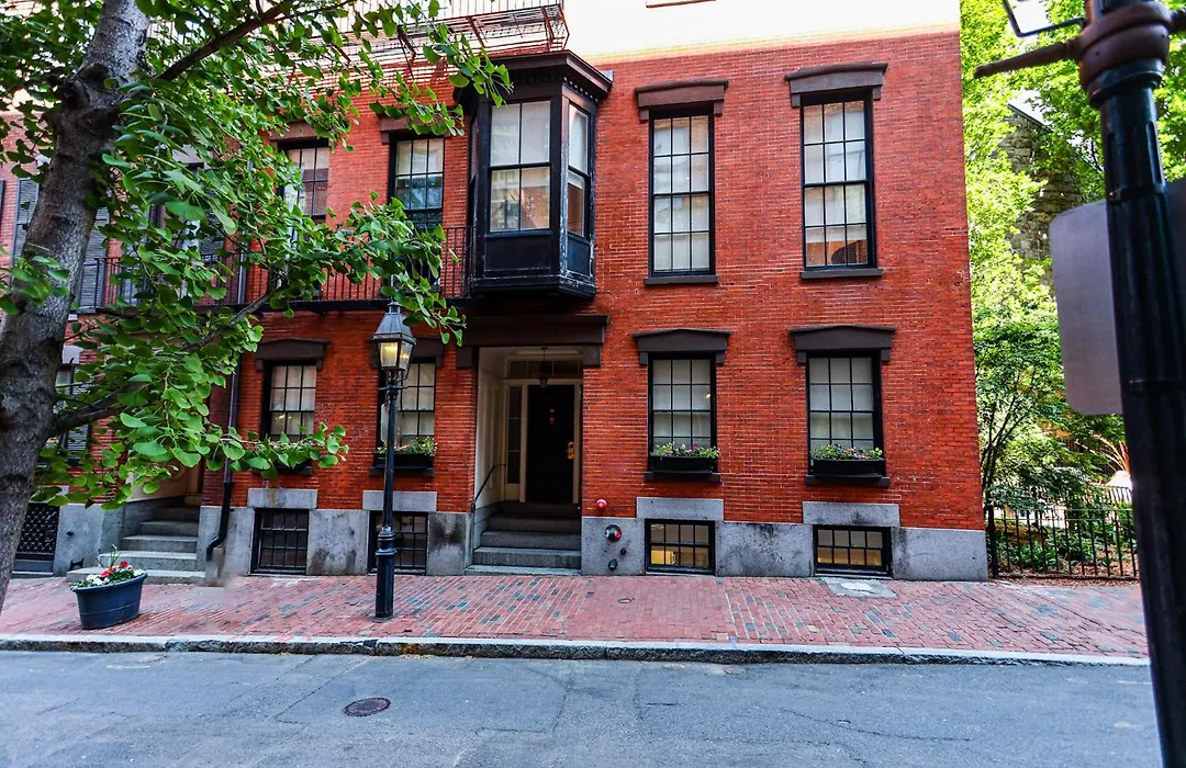 Charming & Stylish Studio On Beacon Hill #9-1