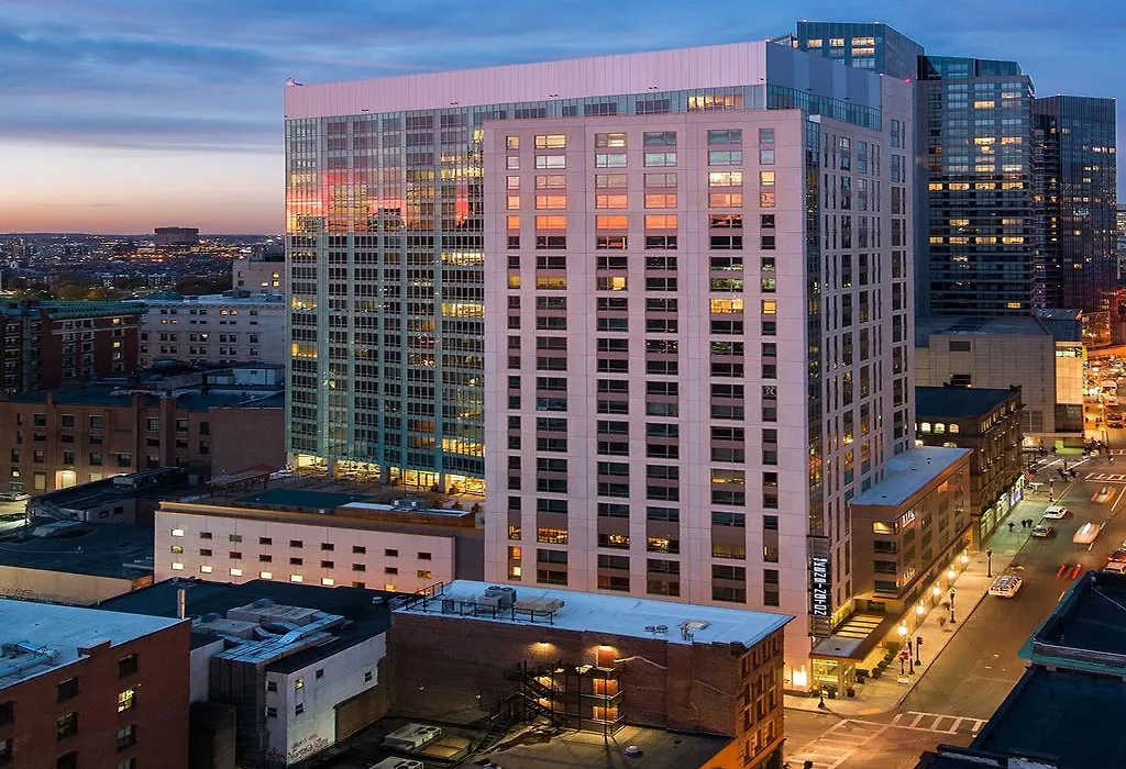 Global Luxury Suites At China Town-1
