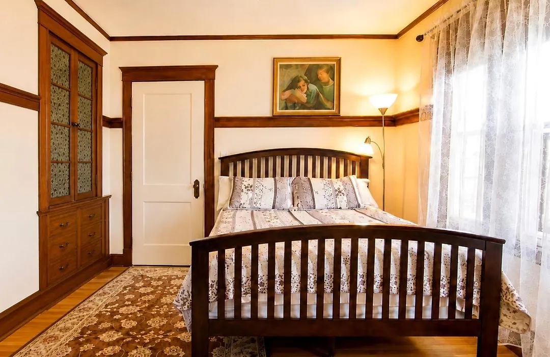 Victorian Condo-1