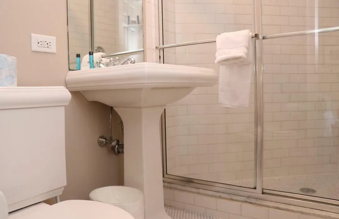 Stylish Downtown Studio, #32-1