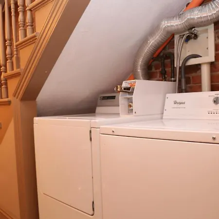 Charming Studio In Boston Brownstone, C.Ave#5-3