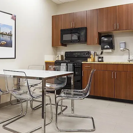Studio Ready 4 Students & Traveling Professionals! 310-2