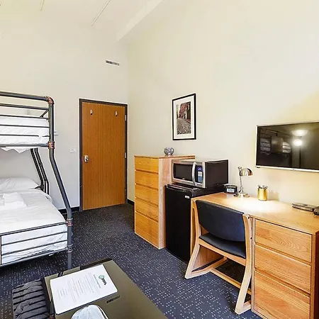Studio Ready 4 Students & Traveling Professionals! 310-3