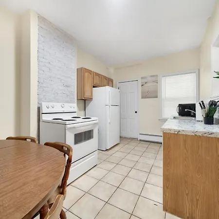 Newly Renovated 2Br1Ba Apt At The Boston City-2