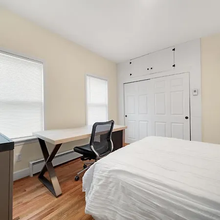 Newly Renovated 2Br1Ba Apt At The Boston City-3
