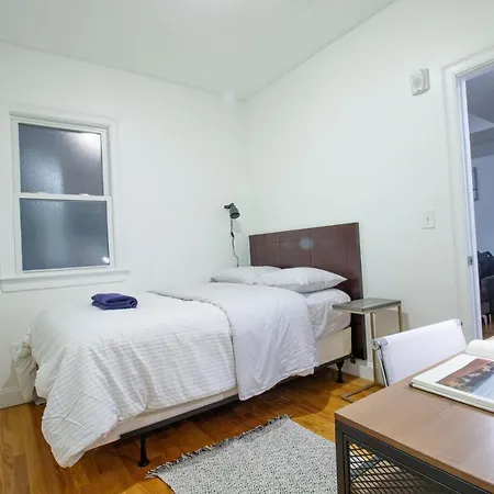 3Bd 1,5Bth Spacious Apt In Mission Hill-2