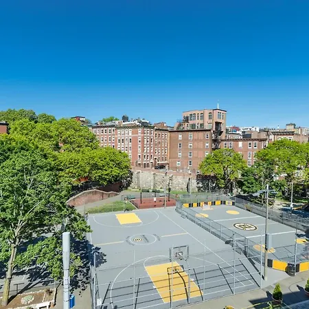Celtics Bruins North End, Central Location #4-2