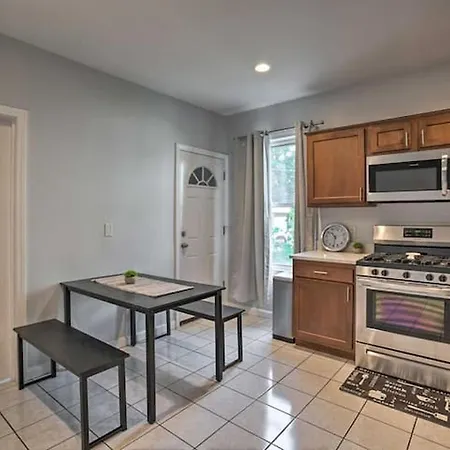 Astonishing 4Br Bright *Apt With Modern Amenities!-2