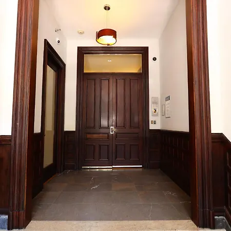 Stylish Studio On Newbury St #3-3