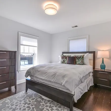 Global Luxury Suites South Boston-2