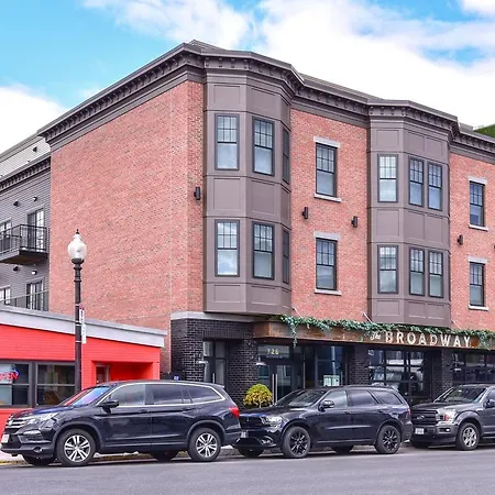 Global Luxury Suites South Boston-3