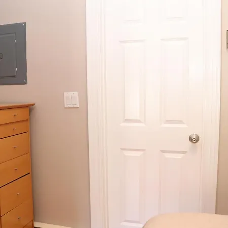 Stylish Downtown Studio In The South End, C. Ave #1-3