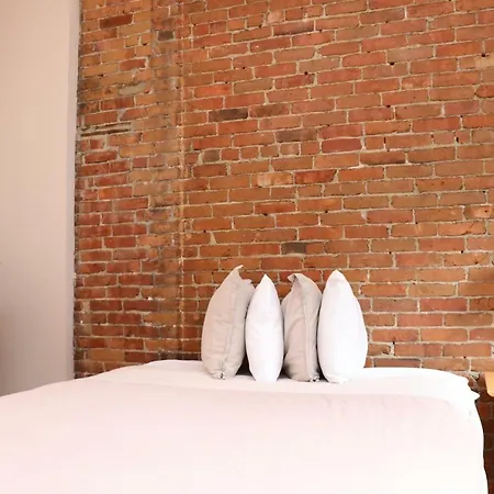 Furnished Studio In The South End #4-2