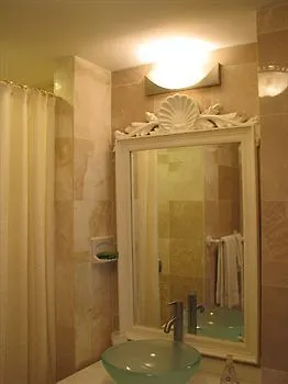Royalton Suites-2
